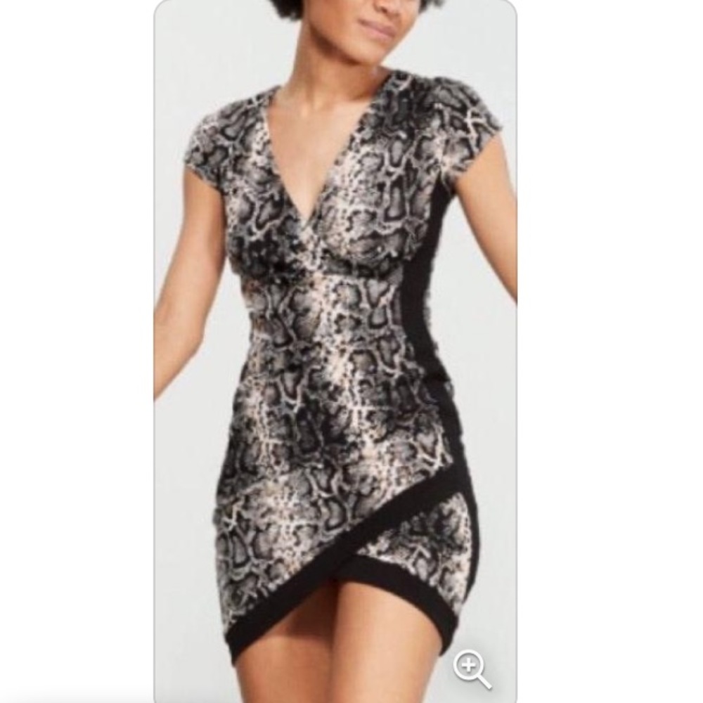 •Almost famous• Beautiful snake print dress